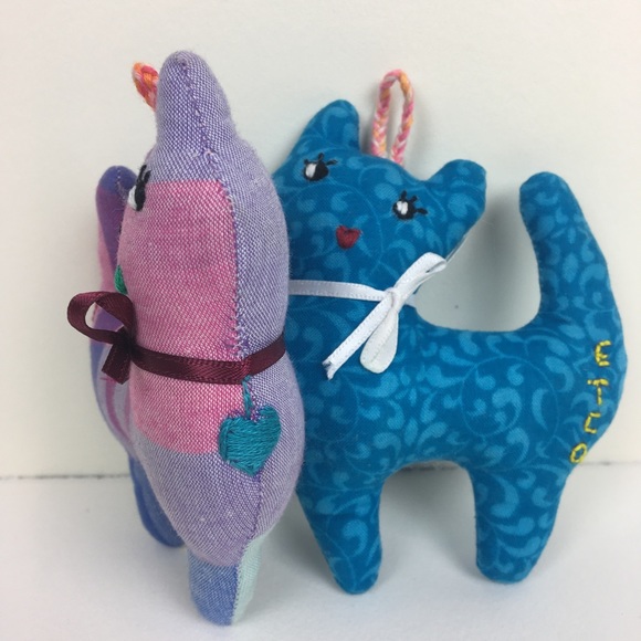 Pair of handmade cats 🐱 keychain ornament - Picture 6 of 6